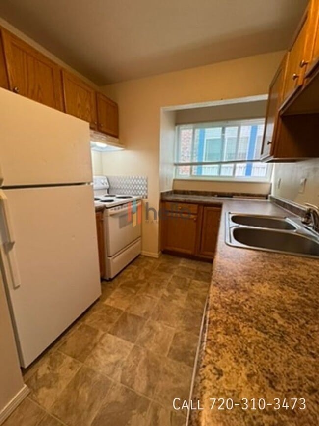 Foto del edificio - 995 Holli Springs Ln