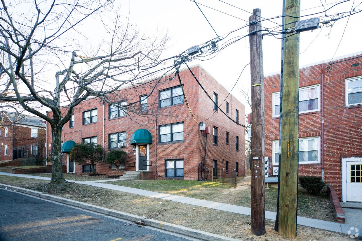 Primary Photo - 427-429 Burbank St SE