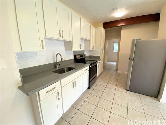 Building Photo - 3339 Manoa Rd