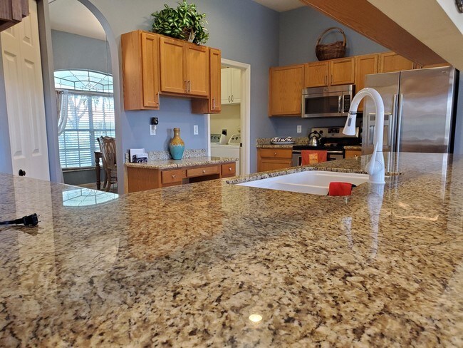 Building Photo - 130 Silver Bell Cresent