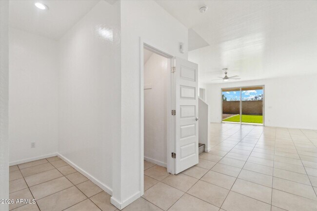Building Photo - 37292 Yellowstone Dr