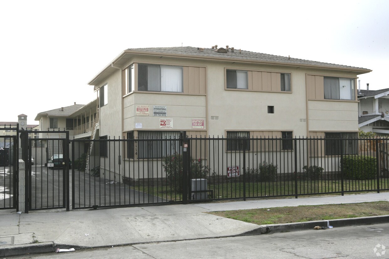 Foto principal - 6114 S Victoria Ave