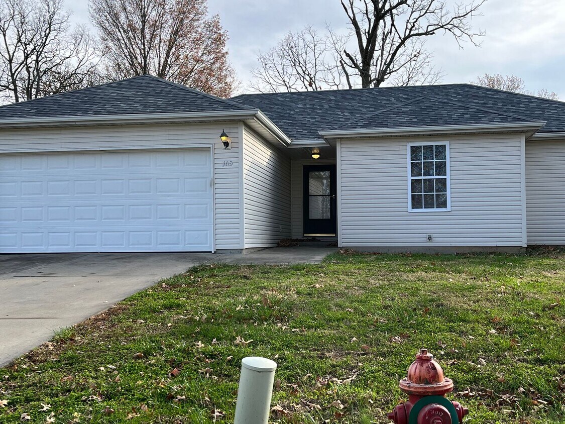 Primary Photo - A new year A new home ....Price Drop !!! G...