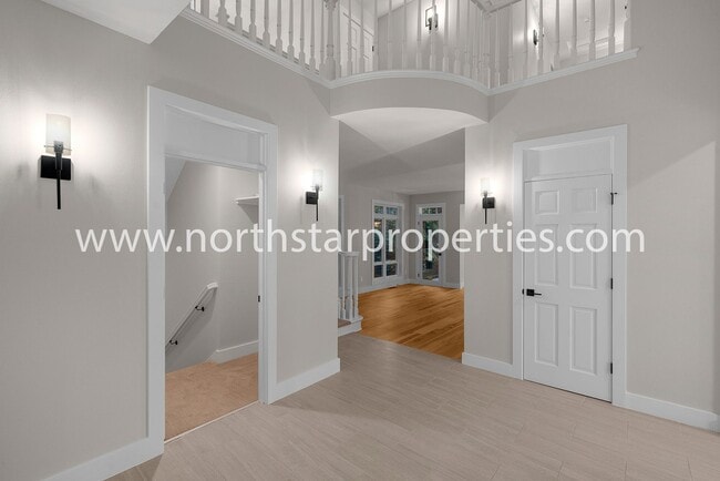 Building Photo - Gated Lake Oswego Beauty w/ADU