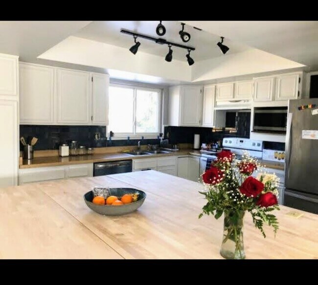 Foto del edificio - 4683 Ranch Dr