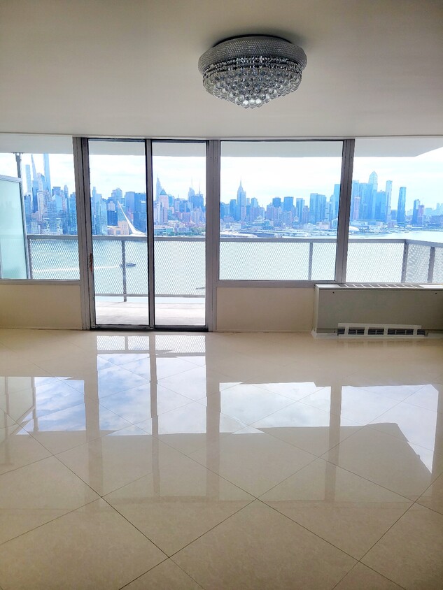 Foto principal - 6050 Boulevard E