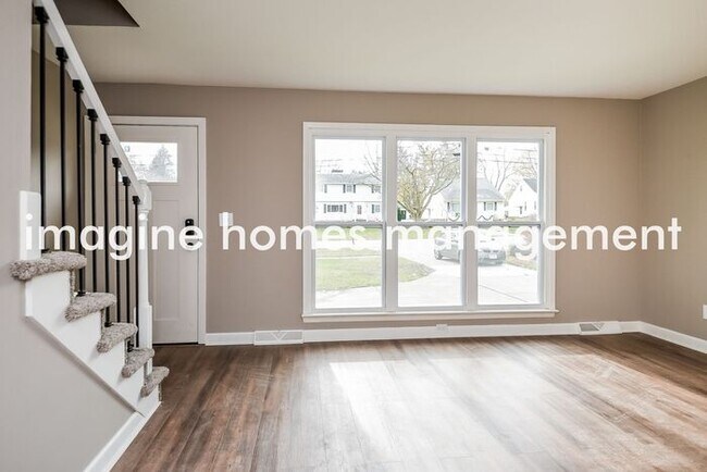 Foto del edificio - Pet-Friendly 4 Bedroom Home in Westlake