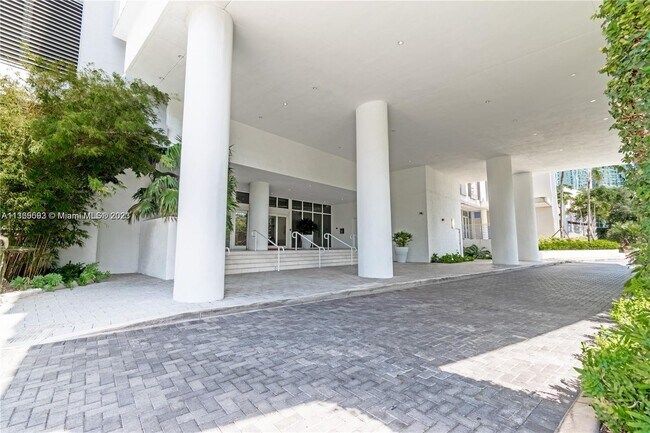 Foto del edificio - 4250 Biscayne Blvd