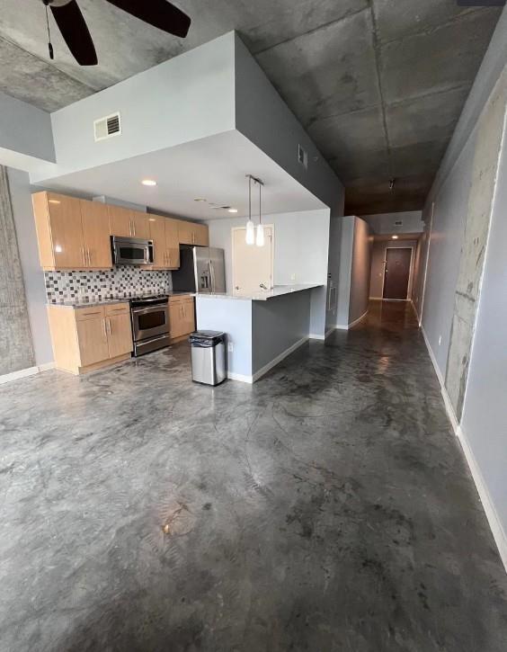 Building Photo - 335 W Ponce de Leon Ave