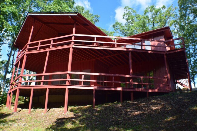 Building Photo - 289 Dark Hollow Rd N