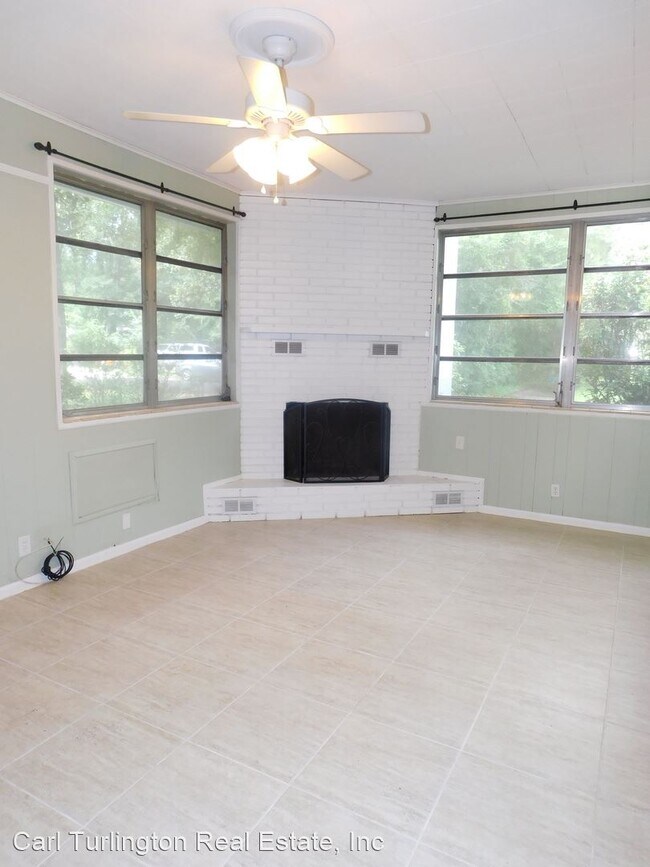 Foto del edificio - 3 br, 2 bath House - 118 NW 35th Terrace