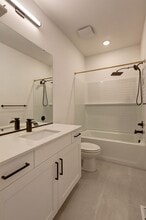 Building Photo - 13840 NE 123rd Wy