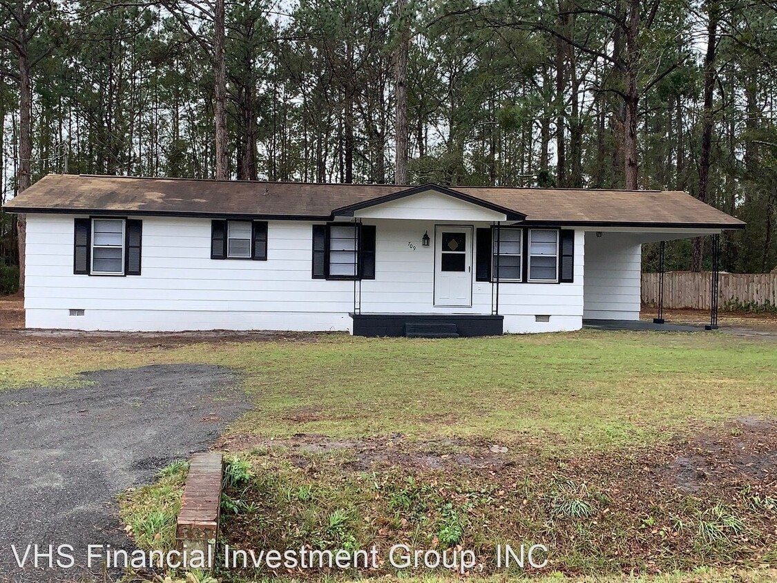 3 br, 1.5 bath House - 709 Lee Road - House Rental in Hinesville, GA ...