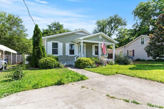 Building Photo - Great location in Five Points Area!