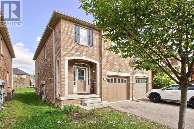 Building Photo - 651-651 Farmstead Dr