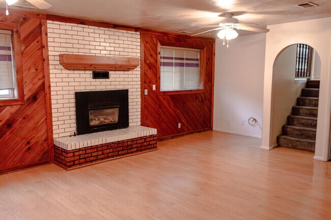 Building Photo - 130 Hatch Ave