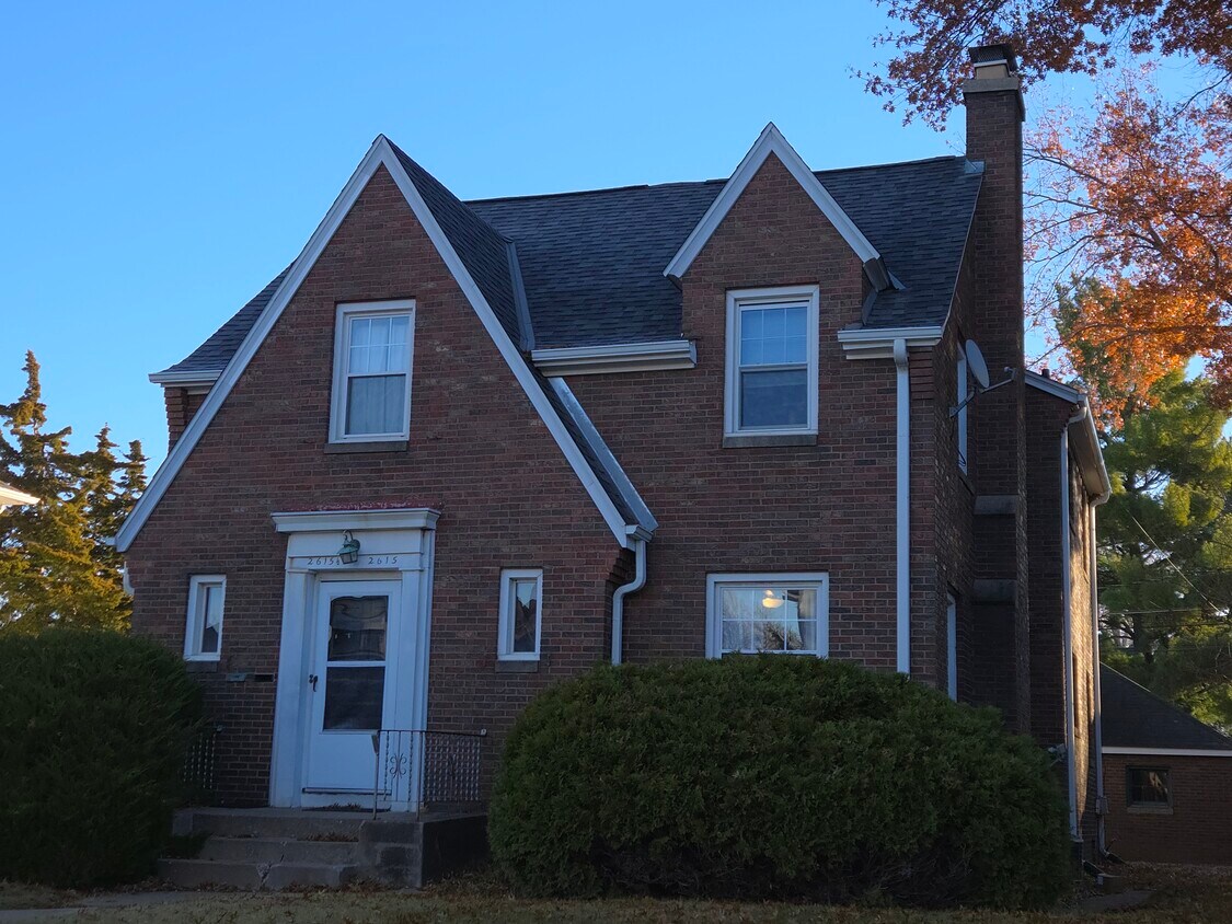 Foto principal - 2615 Davenport Ave