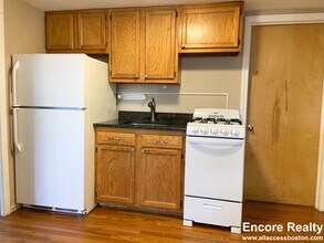 Building Photo - 8-8 Sunset St