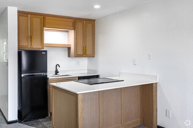 Renovado - Mission Road Studios