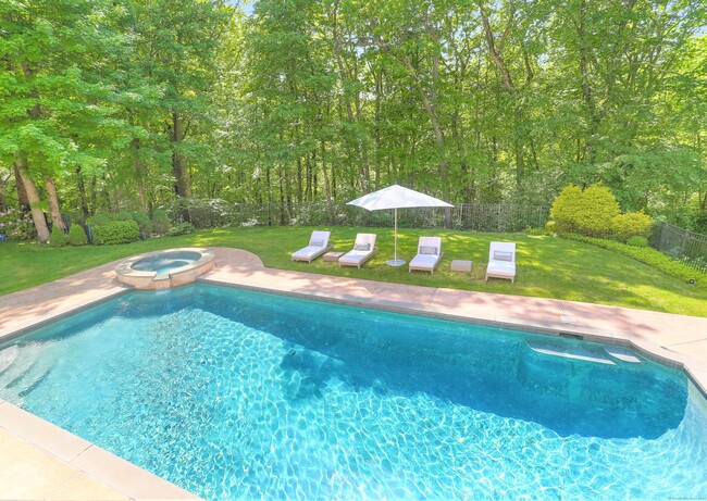 Building Photo - 4 Mountain Laurel Dr
