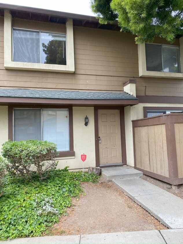 Foto principal - 1803 Cherokee Dr