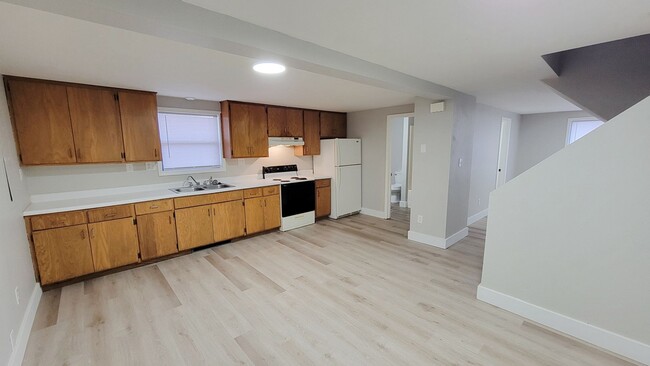 Building Photo - Great 2 bedroom fully remodeled