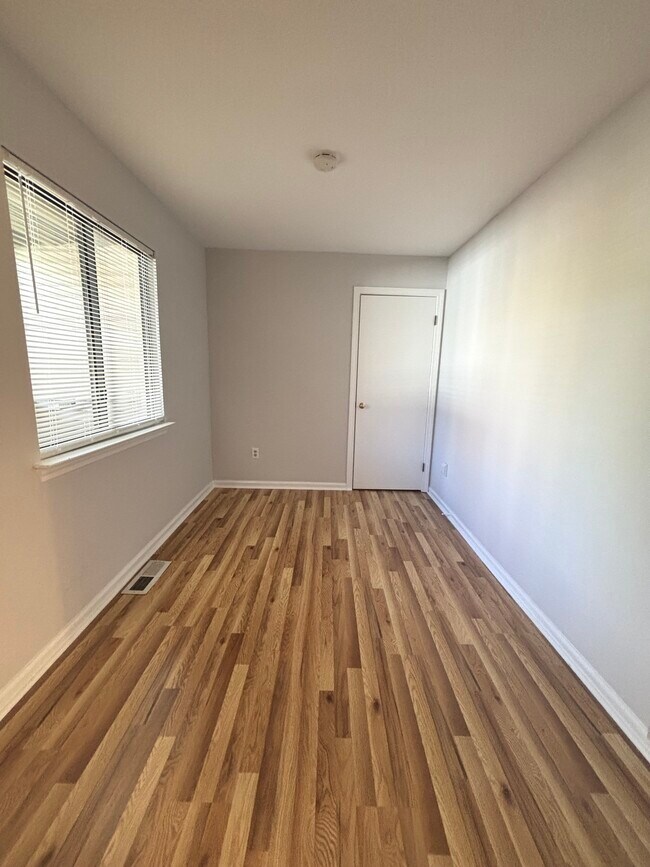 Foto del edificio - 46 Lance Cir