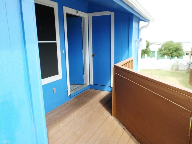 Building Photo - 2 br, 1 bath Apartment - 2202 leah Cove