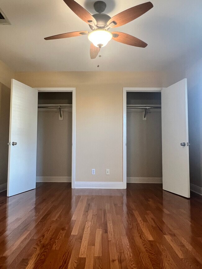 Foto del edificio - 225 Brett Dr