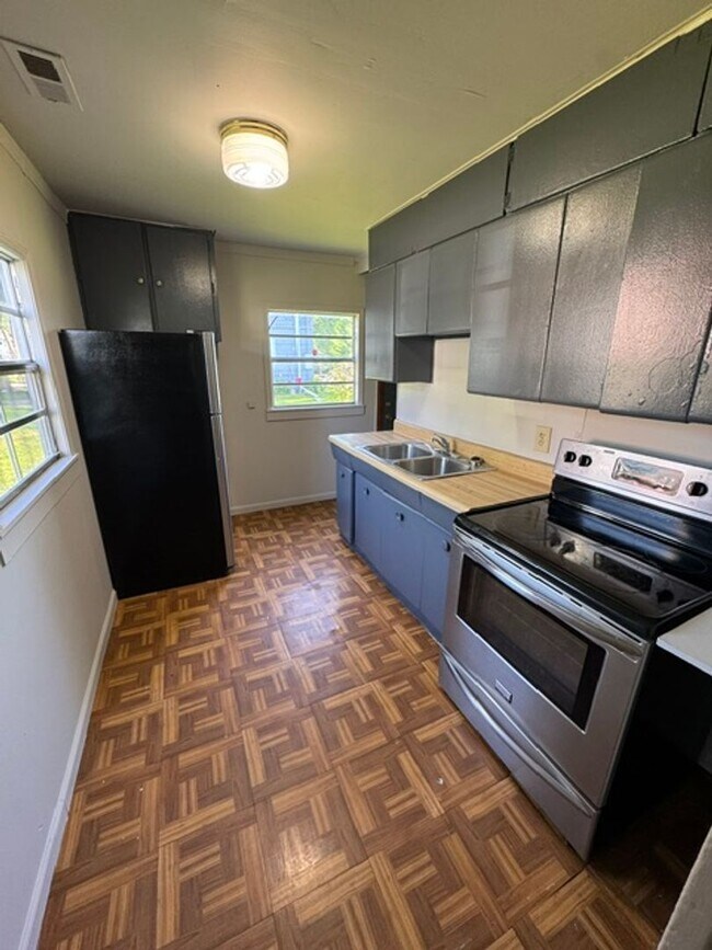 Foto del edificio - 4129 Robinwood Dr