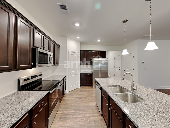 Building Photo - 5035 Hudson Vly Dr