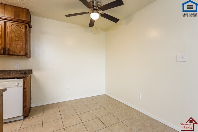 Foto del edificio - 2111 NW Lindy Ave