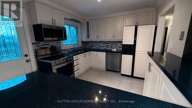 Building Photo - 17 Law Crescent