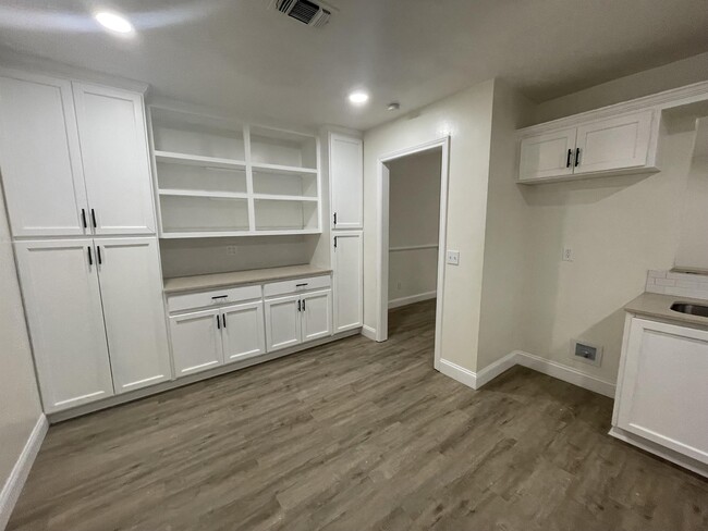 Building Photo - 10503 Linda Ln