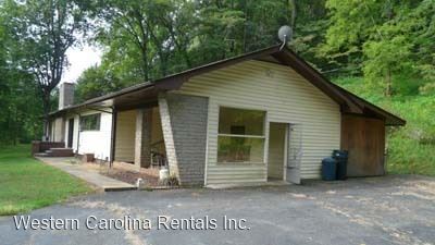 Building Photo - 4 br, 2 bath House - 960 East Main St.