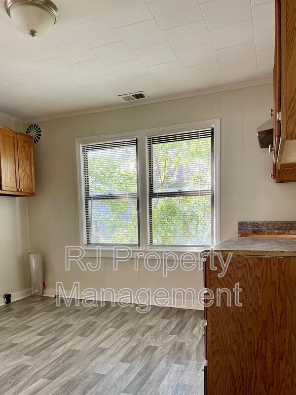 Building Photo - 3328 Benjestown Rd