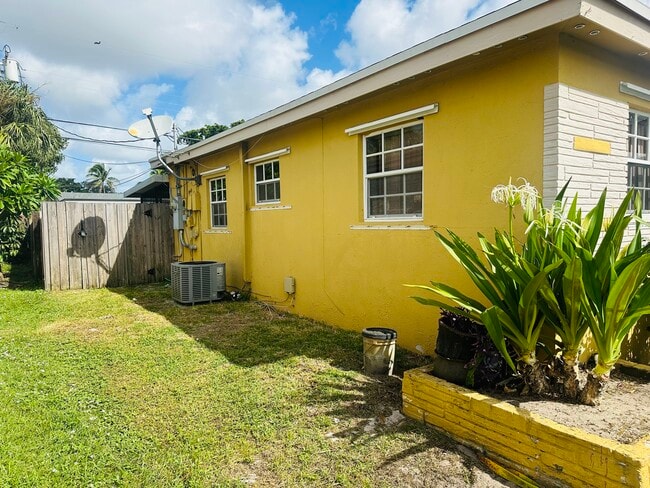 Photo - 7787 Indigo St House