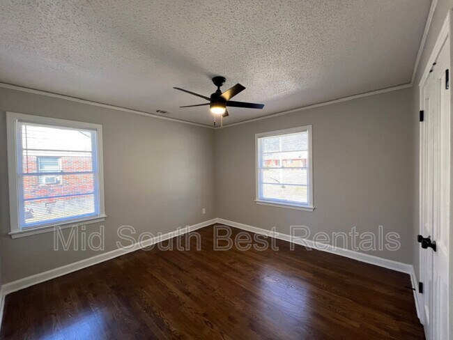 Building Photo - 483 Jeanne Dr