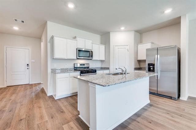 Foto del edificio - 3924 River Rock Ave