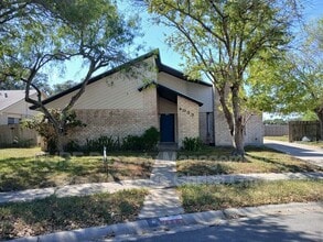 Building Photo - 4033 Sandy Hollow Creek Dr