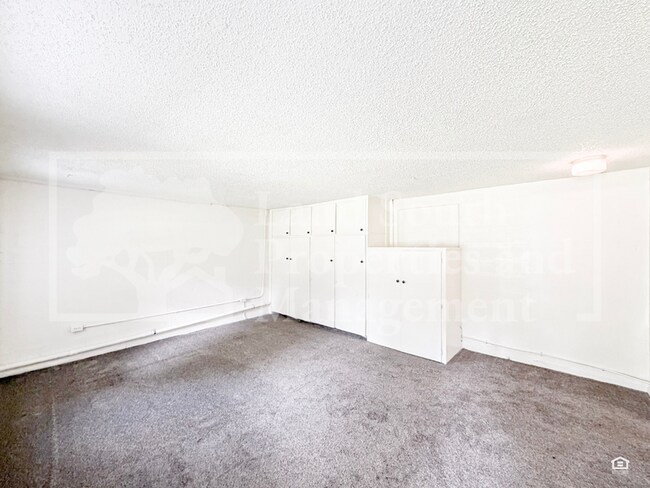 Foto del edificio - 1030 Lakewood Ct