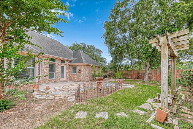 Building Photo - 5213 Cottonwood Creek Ln