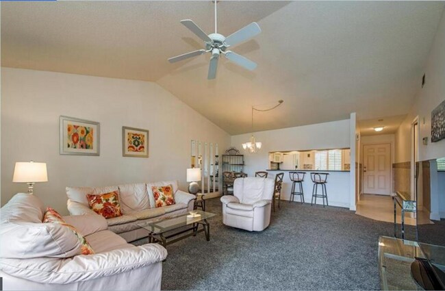 Foto del edificio - Wonderful 2/2 Condo -Deauville Lake Club -...
