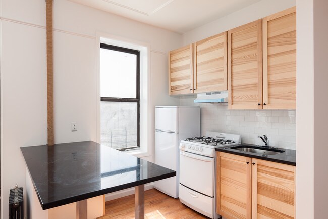 Foto del edificio - 579 61st St