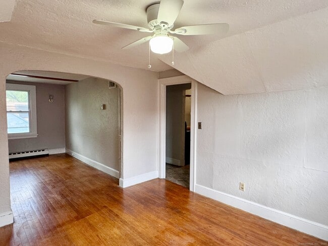 Building Photo - 384 Brightwood Ave