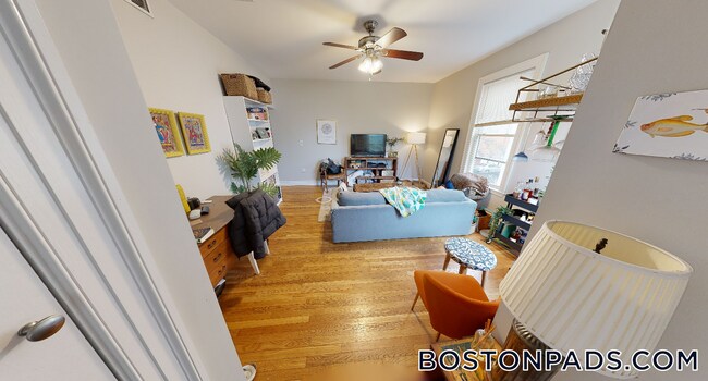 Building Photo - 13 Pleasant St