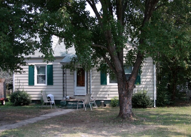 Photo - 1806 Watts Ln House