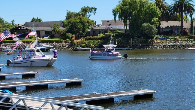 Foto del edificio - 925 Marina Dr