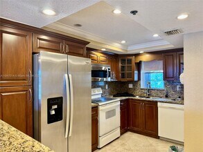 Building Photo - 3100 W Rolling Hills Cir
