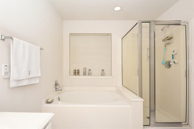 Foto del edificio - 16846 Carrollton Creek Ln